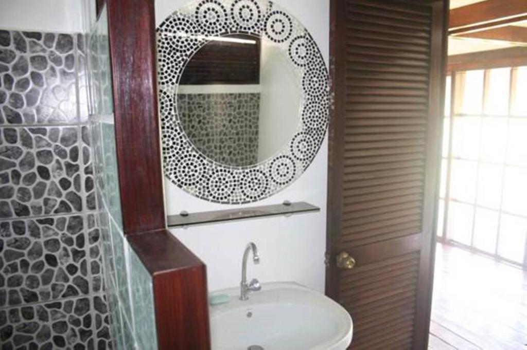 Raiatea Airport Bungalow Uturoa Room photo