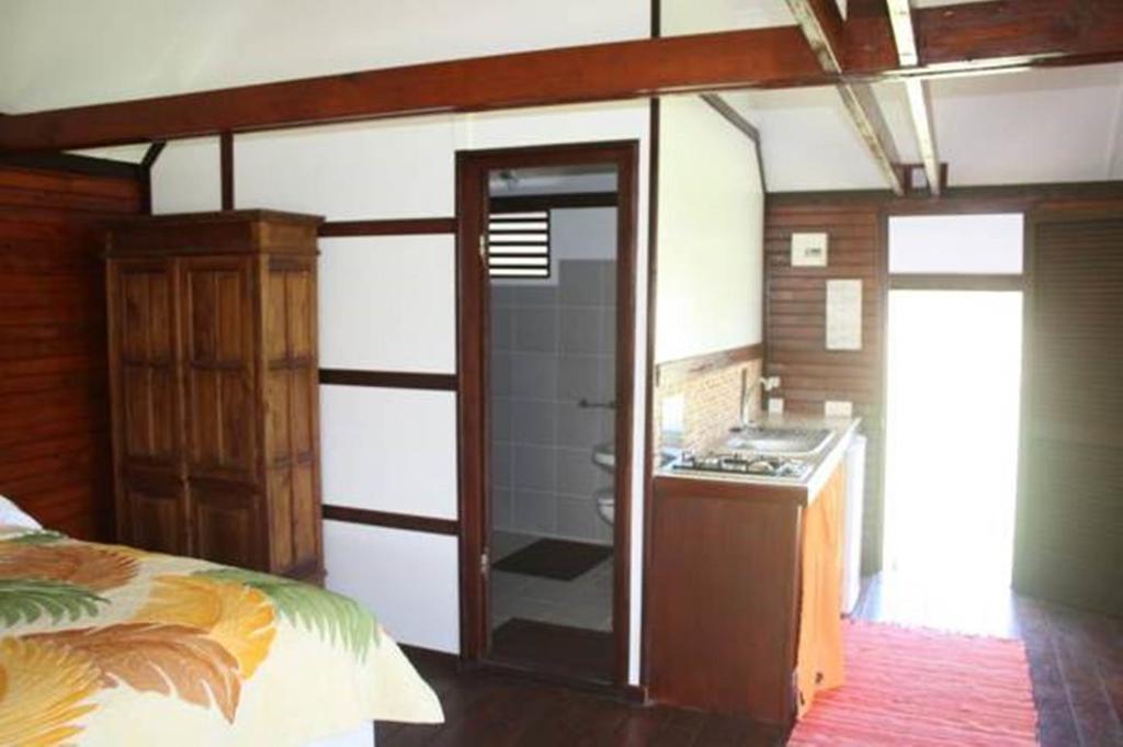 Raiatea Airport Bungalow Uturoa Room photo